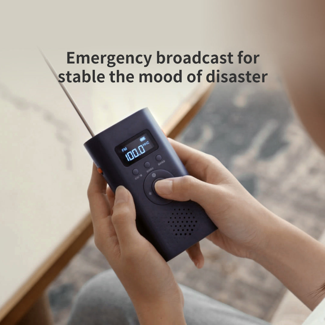 SurvivorPro - Emergency Multi-Function Hand Crank Radio - 6 in 1